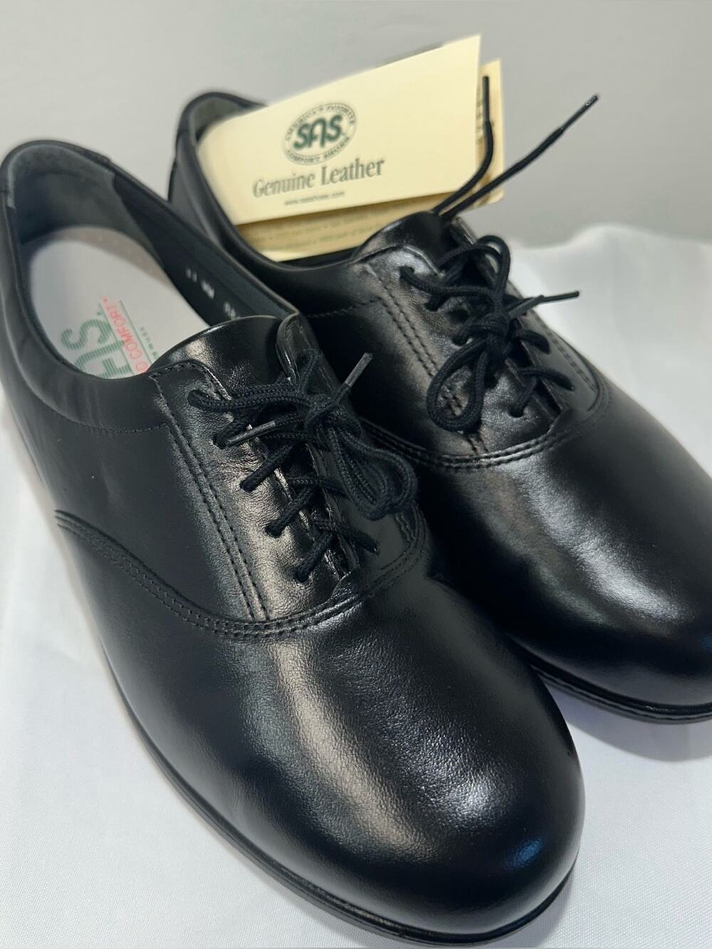 Men’s “Bout time” SAS leather Oxford shoes. Size 11 W W